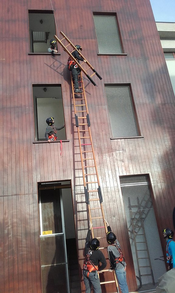 26943244_1409734345819752_1051563107_n